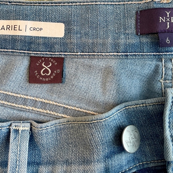 NYDJ Ariel Crop Jeans with Embellished Hem Light Wash. Size 6 - Picture 10 of 10